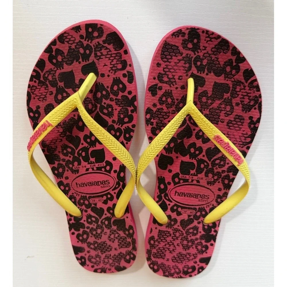 Havaianas Slim Flip Flops Women 7/8 Pink Yellow Skull Heart Print Sandals - Picture 2 of 12